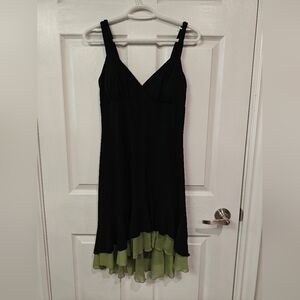 💥 Bundle 8 for $25 💥 Add any 8 products to a bundle Black & Green Dress